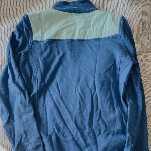 Women’s Vineyard Vines Pullover and Quarter Zip - Picture 5 of 5